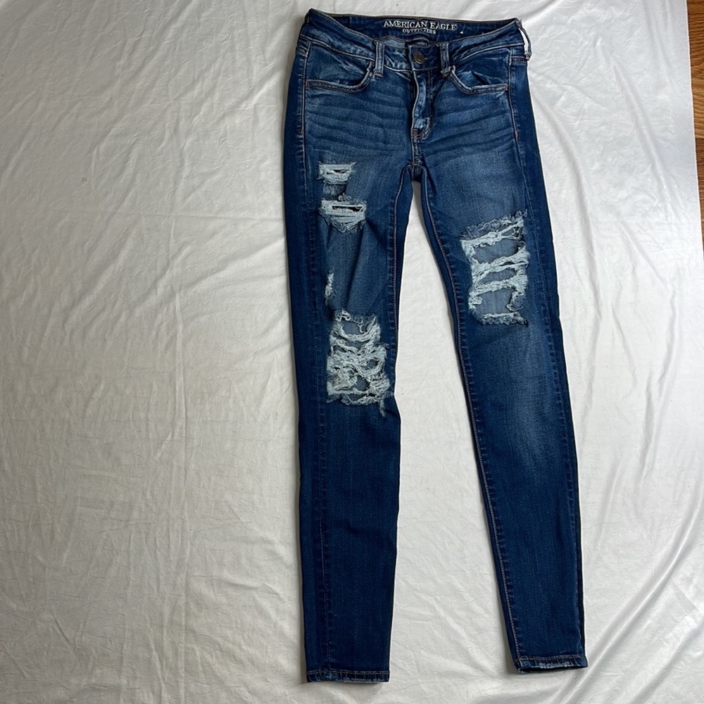 American Eagle  SUPER STRETCH Dark Distressed Jegging Jean Size 2 Regular.